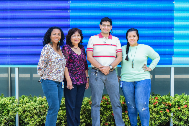 Investigadores del Invemar realizan entrenamiento a investigadora peruana Investigadores del Invemar realizan entrenamiento a investigadora peruana