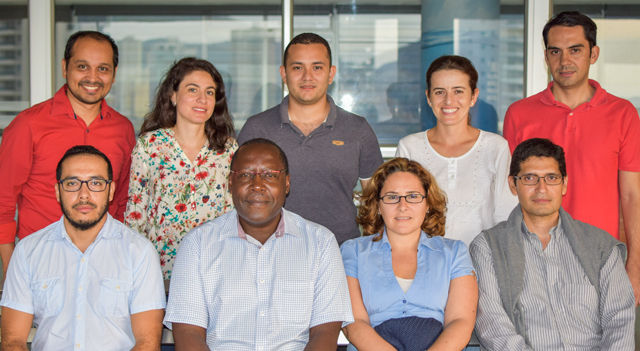 Grupo de participantes en visita técnica para el intercambio de conocimiento entre el Atlas Marino y Costero de África-ACMA y el Atlas Marino del Caribe Fase II –CMA2.