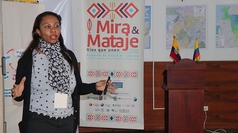 En la fotografía la Jefe de línea del programa CAM, Lisbeth Yaneth Vivas, quien asistió al taller
